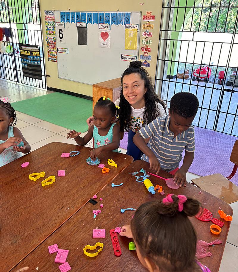 Project Jamaica student Vivi working with young students